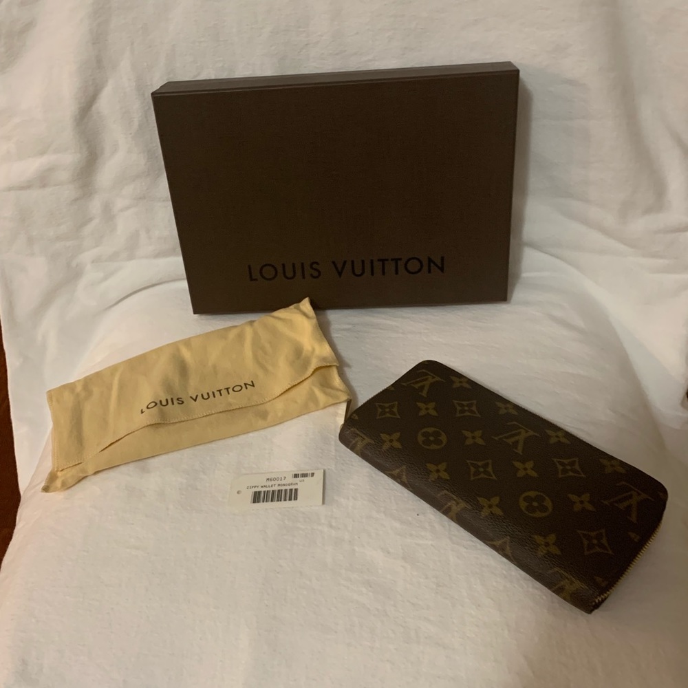 Louis Vuitton Zippy Wallet